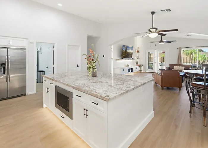 Holiday home Charming 3br Oasis With Pool Family Litchfield Park