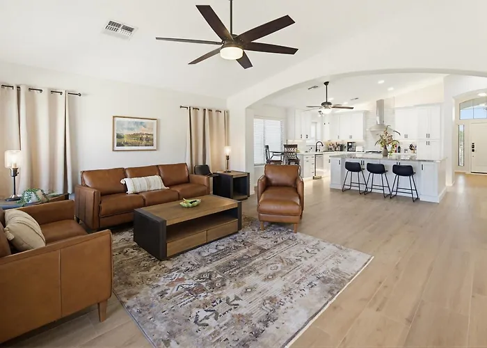 Charming 3br Oasis With Pool Family Holiday home Litchfield Park