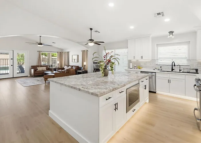 Charming 3br Oasis With Pool Family Litchfield Park