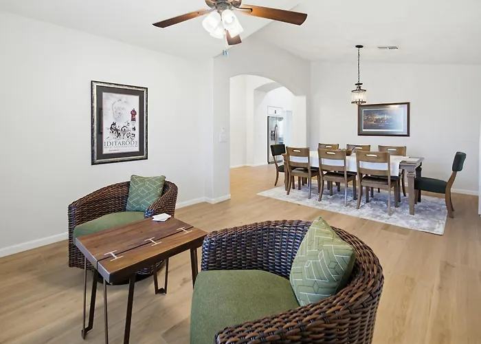 Holiday home Charming 3br Oasis With Pool Family