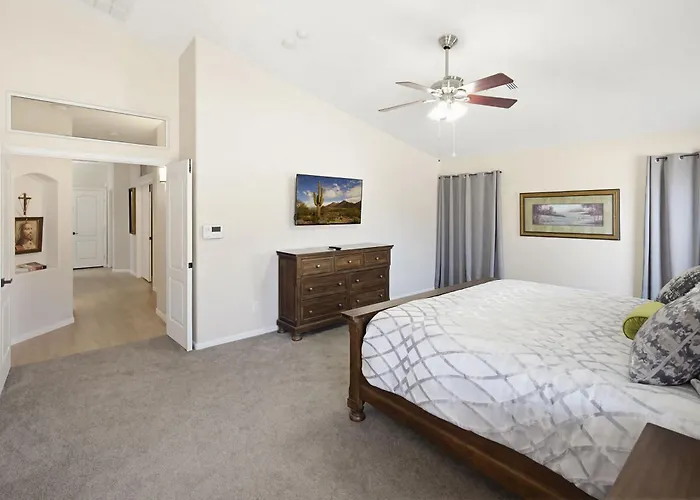 Charming 3br Oasis With Pool Family