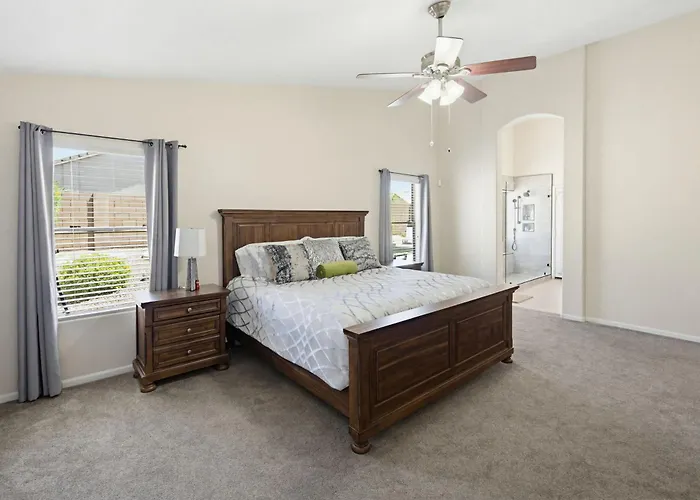 Holiday home Charming 3br Oasis With Pool Family