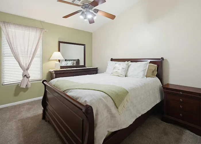 Charming 3br Oasis With Pool Family