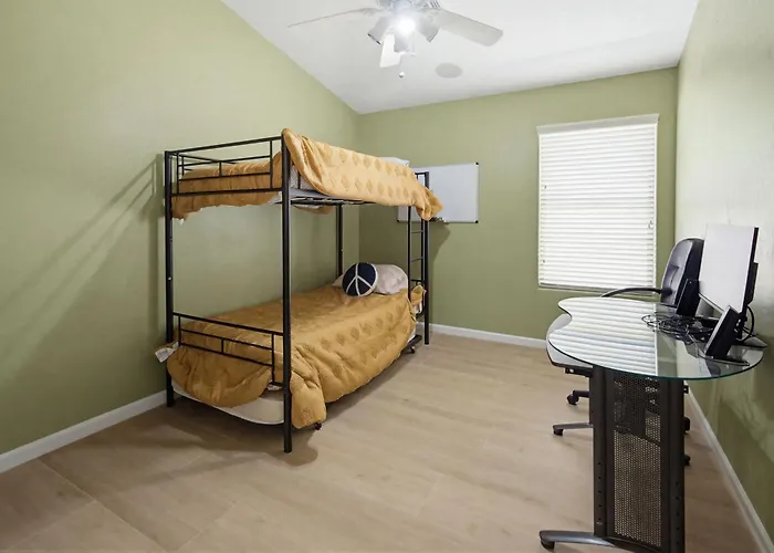 Charming 3br Oasis With Pool Family Holiday home *