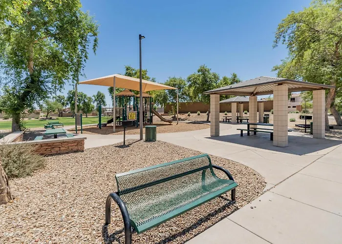 Charming 3br Oasis With Pool Family Holiday home Litchfield Park